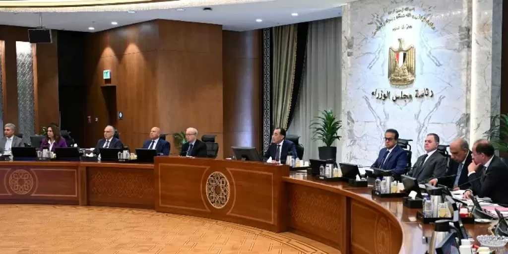 مدبولي: استقرار الخدمات المختلفة داخل ميناء دمياط .. واستمرار انتظام العمل بها بكامل طاقته التشغيلية