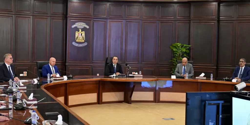 رئيس الوزراء يستعرض رسائل إيجابية تعكس ثقة المؤسسات الدولية في الاقتصاد المصري