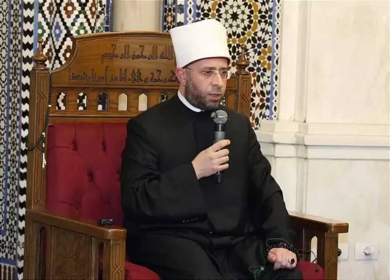 وزير الأوقاف ومحافظ القاهرة ونقيب الأشراف وشيخ مشايخ الطرق الصوفية يفتتحون مسجد الإمام الحسين عقب تجديد الفرش