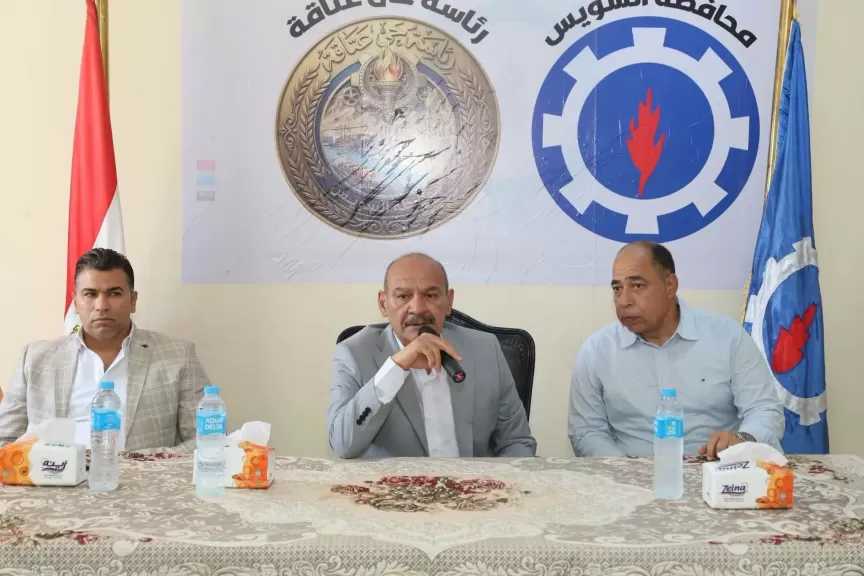 محافظ السويس يوجه بسرعة تنفيذ مطالب أهالي عتاقة خلال لقاء جماهيري
