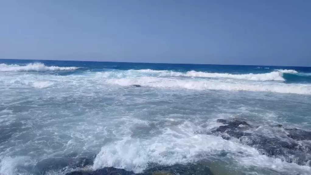البحث عن شاب تعرض للغرق فى مياه البحر بمطروح