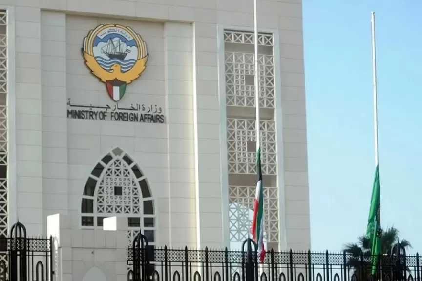 وزير خارجية الكويت يبحث مع رئيس الوزراء القطري ونائب رئيس وزراء الأردن جهود خفض التصعيد بالمنطقة