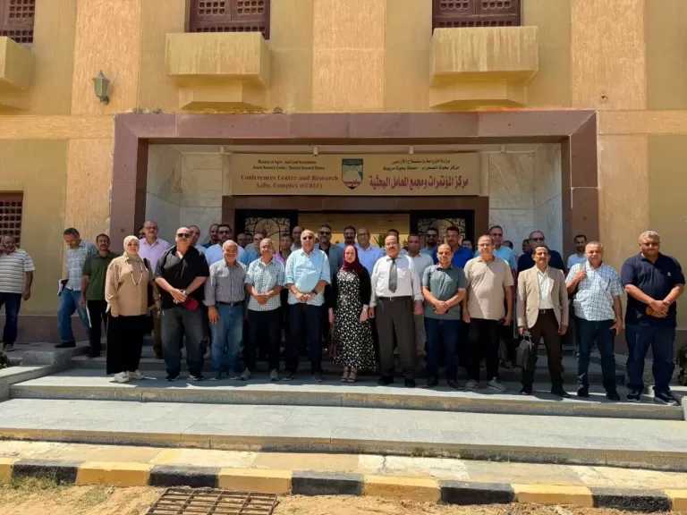 «الزراعة» تبحث تطوير أداء المحطات البحثية التابعة لمركز بحوث الصحراء.. صور