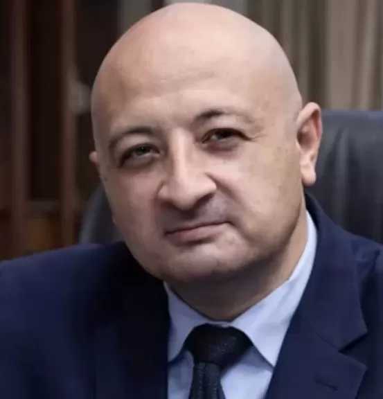 د. أحمد محمد خليل يكتب: كليات القمة… بين الدرجات والقدرات
