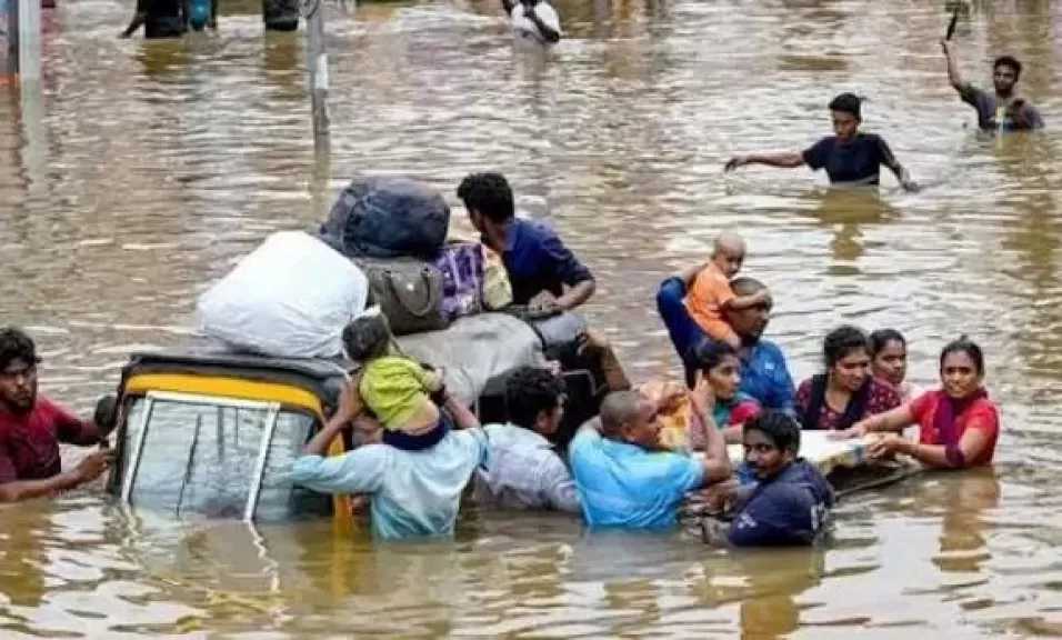 مصرع 15 شخصا بسبب الأمطار الغزيرة والفيضانات بولاية كيرالا الهندية