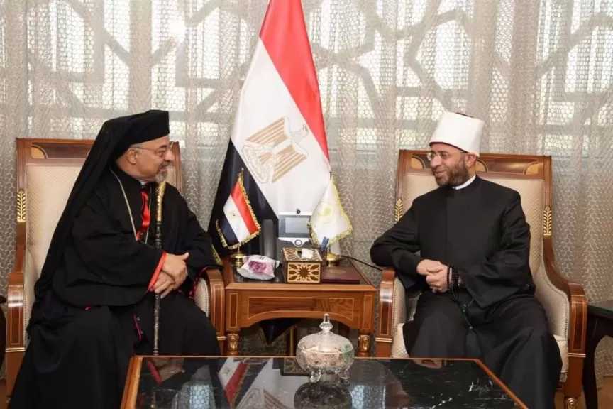 وزير الأوقاف وبطريرك الكاثوليك يبحثان تعزيز التعاون المشترك
