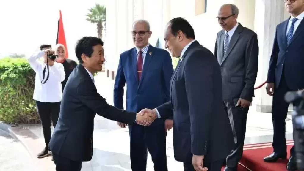 لتعزيز الصناعة الوطنية.. الإنتاج الحربي يستعرض قدراته التصنيعية أمام السفير الكوري الجنوبي