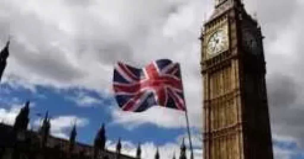 حزب يميني بريطاني يقترح عملية عسكرية لوقف تدفق طالبي اللجوء