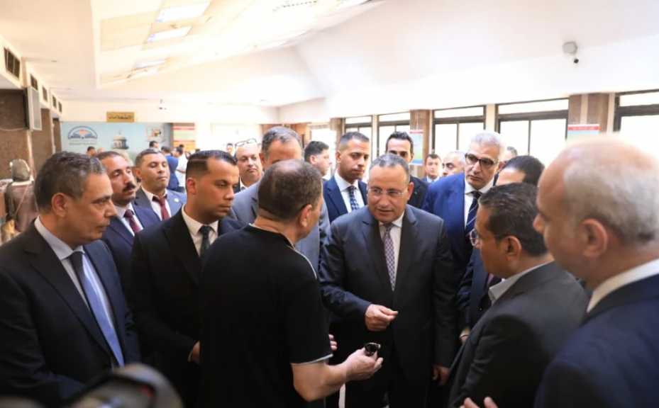 وزير التعليم العالي يتفقد مكتب التنسيق الرئيسي بجامعة القاهرة قبل استقبال الطلاب غدا