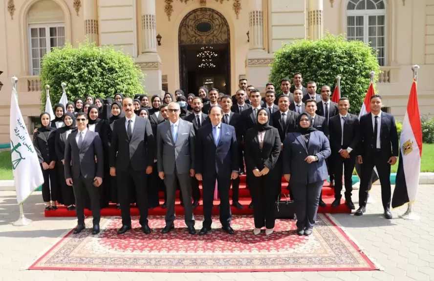 رئيس مجلس الدولة يستقبل وفدا من طلاب كلية الحقوق بجامعة قنا