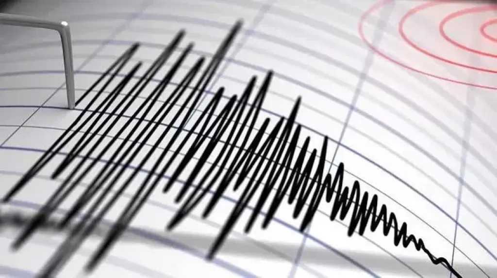 زلزال بقوة 6 درجات يضرب شبه جزيرة ميناهاسا في إندونيسيا