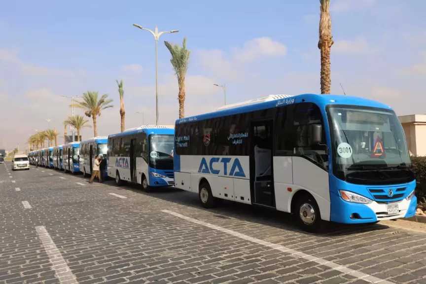 وزير النقل يدشن 10 ميني باصات جديدة لربط حدائق العاصمة وزهرة العاصمة بمحطة الـLRT