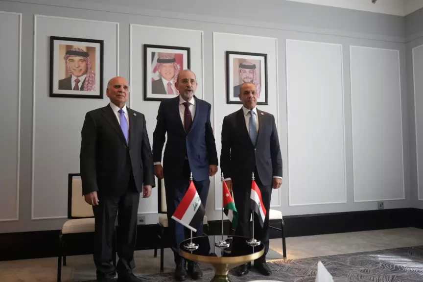 وزير الخارجية يشارك في اجتماع آلية التعاون الثلاثي بين مصر والأردن والعراق