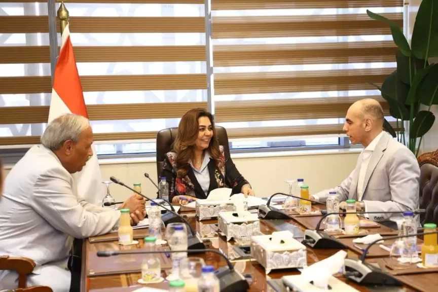 وزيرة التنمية المحلية والبيئة تستقبل عددًا من أعضاء مجلس النواب في محافظات القليوبية والغربية والقاهرة لمتابعة الملفات الخدمية واحتياجات المواطنين