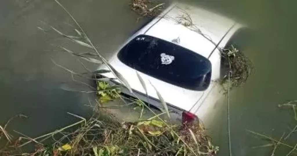 ‎إصابة شابين فى انقلاب سيارة داخل ترعة بطريق المحاسنة بجرجا فى سوهاج