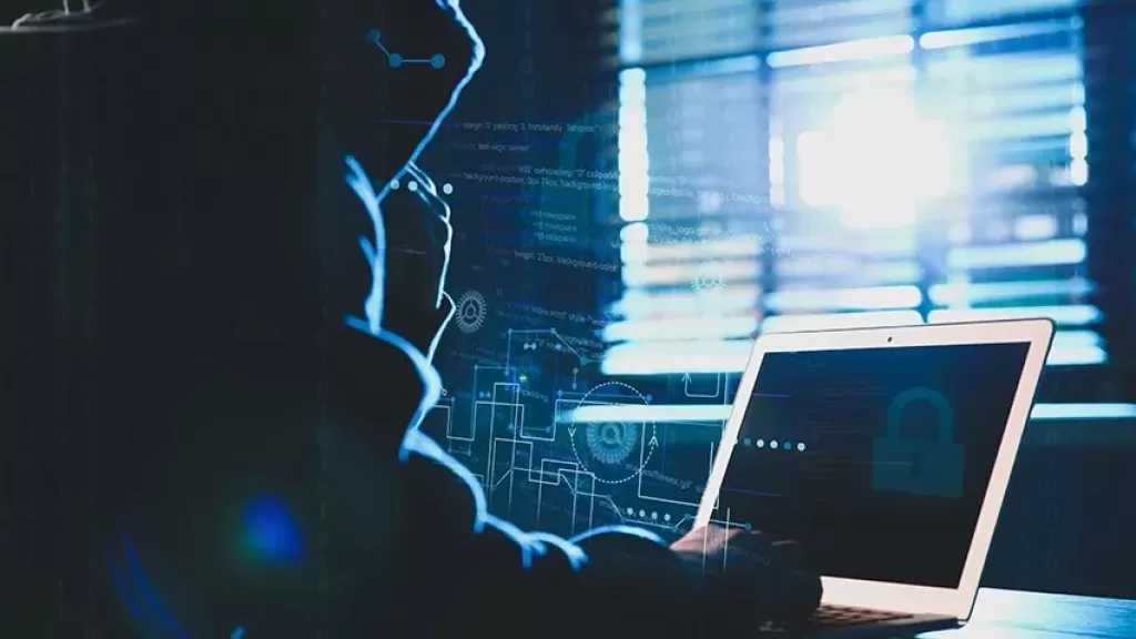إخلاء سبيل المتهمين بابتزاز مدير تنفيذي لأحد الأندية بمقاطع فيديو