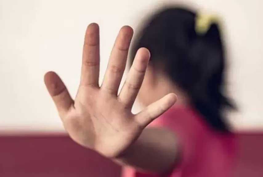 فاجأها بمقطع إباحي.. التحقيقات تكشف تفاصيل تحرش عامل بطفلة في السلام
