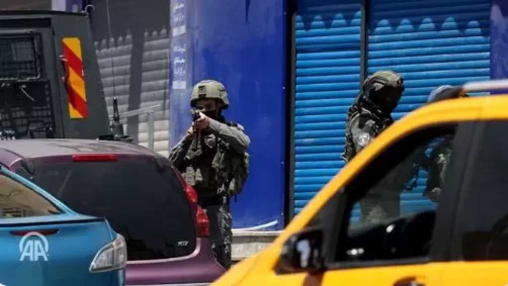 الاحتلال يُواصل عدوانه على قلنديا: 11 مصابا و20 معتقلا وهدم محال تجارية