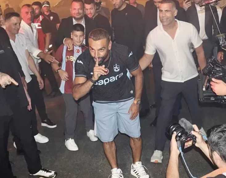 كاراجر عن انتقال صلاح إلى طرابزون: كان يستحق الاستمرار في أحد كبار أوروبا