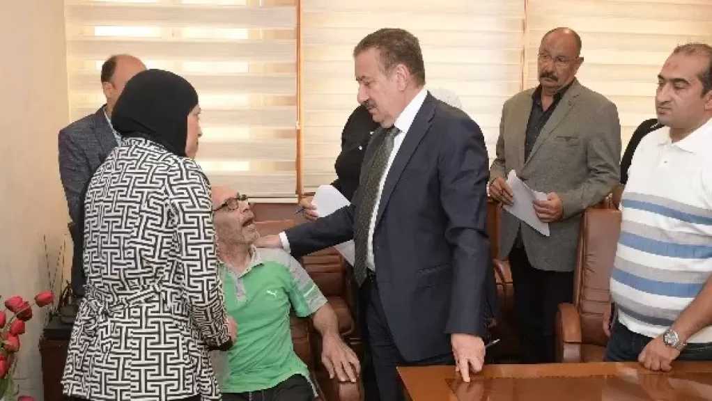 محافظ بورسعيد يواصل لقاءاته الأسبوعية مع المواطنين.. حلول عاجلة للشكاوى والطلبات الإنسانية