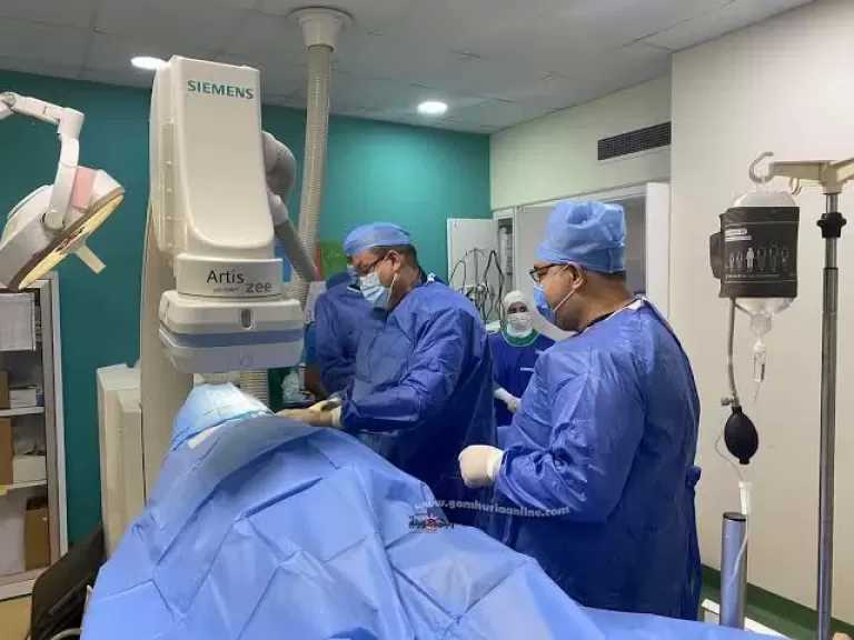 أول زراعة لمنظم قلب لاسلكي بمجمع الإسماعيلية الطبي