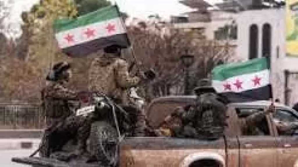 الدفاع السورية: مقتل جندي وإصابة اثنين آخرين في استهداف من قبل مجهولين بدير الزور شرقي البلاد