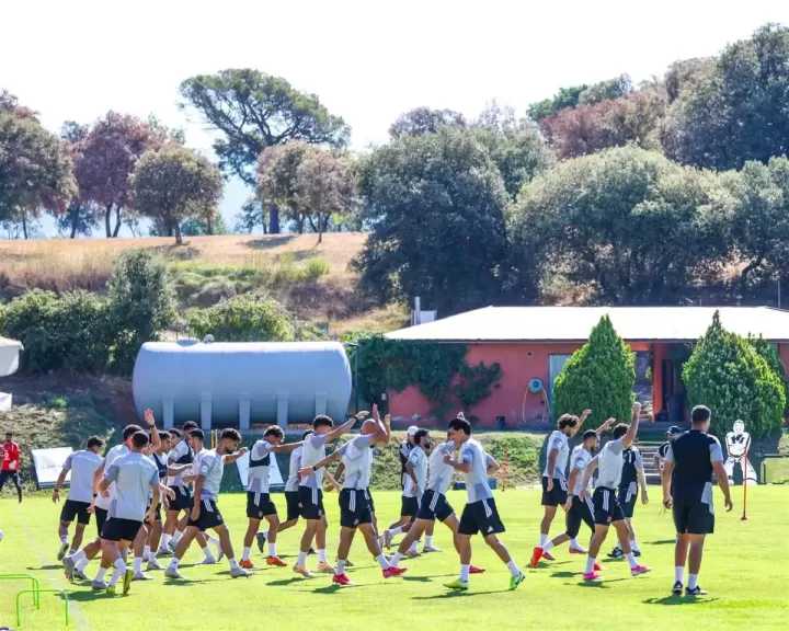 الأهلي يواصل استعداداته لمواجهة برشلونة في كأس خوان جامبر