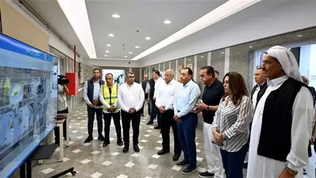 رئيس الوزراء يتفقد أعمال تطوير ورفع كفاءة مستشفى رأس الحكمة المركزي