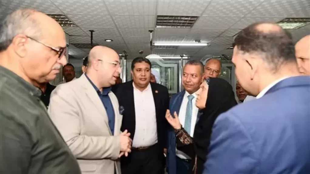 محافظ الفيوم يتفقد سير العمل بالمركز التكنولوجي بسنورس