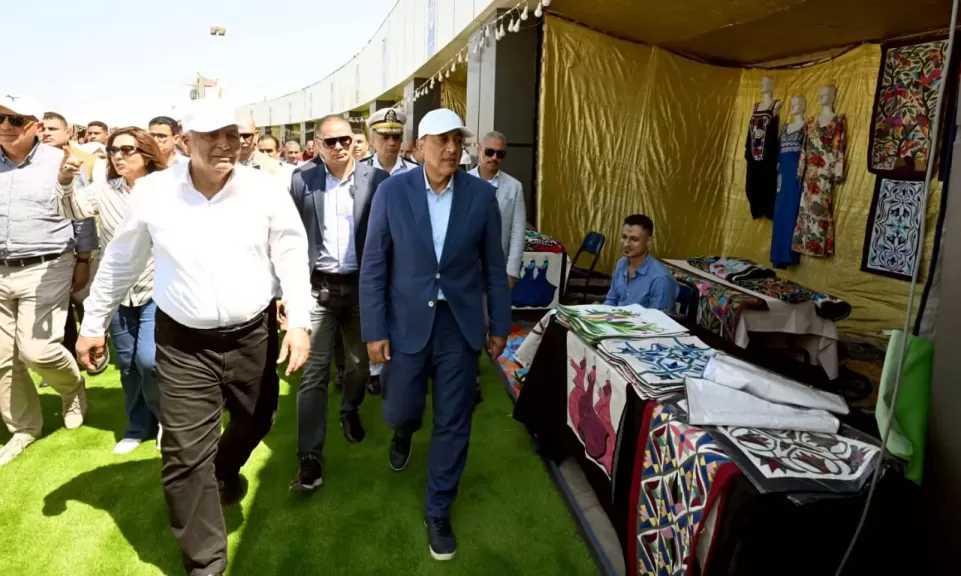 رئيس الوزراء يفتتح كورنيش 30 يونيو المطور ويتفقد معرض «كنوز مصر في مطروح».. صور