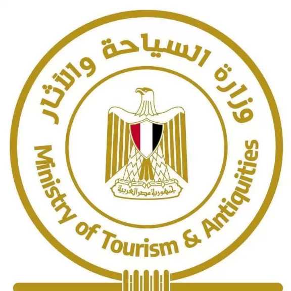 السياحة والآثار توضح حقيقة الفيديو المتداول بشأن إدخال العلم المصري بمنطقة آثار سقارة أثناء رحلة تريض
