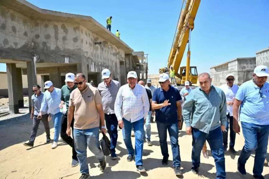 رئيس العربية للتصنيع يتفقد مشروعات حياة كريمة بأسوان
