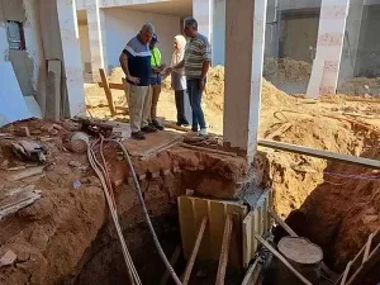 الانتهاء من إصلاح خط طرد الصرف الصحي بمنطقة السوق القديم في شرم الشيخ