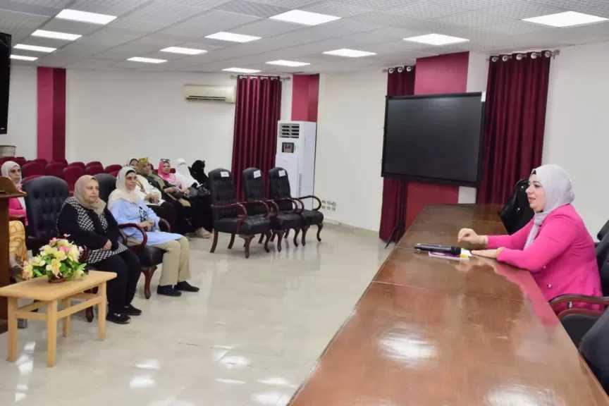 ”تعليم بورسعيد” يبحث استعدادات المدارس الرسمية والمتميزة لغات للعام الدراسي الجديد