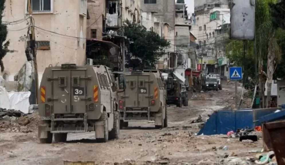 جيش الاحتلال الإسرائيلي يبدأ هدم 20 محلا تجاريا شمالي الضفة