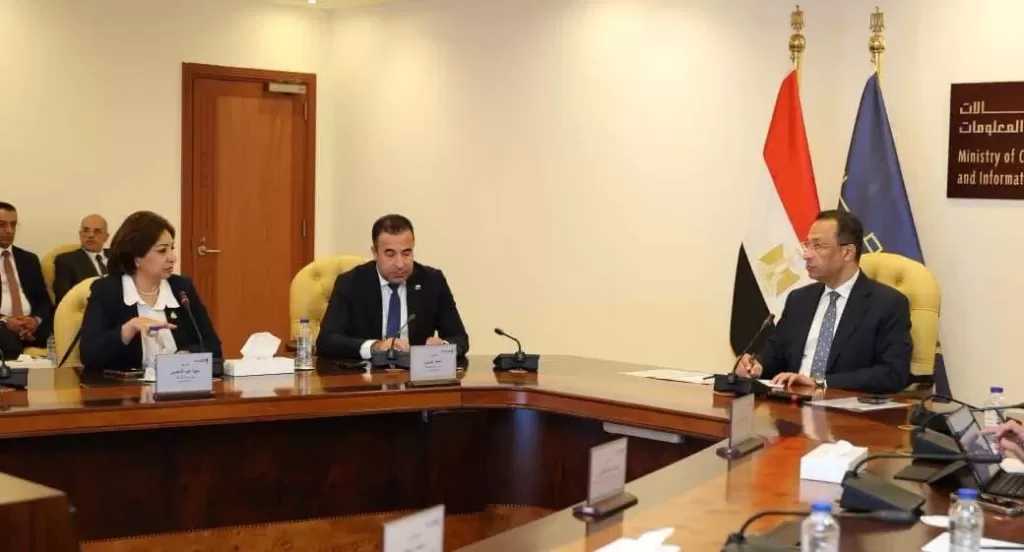 المهندس رأفت هندي: لن نسمح لأي شركة بمخالفة القواعد المنظمة لتسجيل وتفعيل خطوط الهاتف المحمول