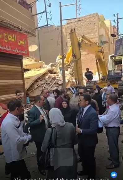النيابة الإدارية تجري معاينة لموقع العقار المنهار بمدينة زفتى محافظة الغربية