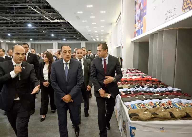 رئيس الوزراء: 500 ألف قطعة ملابس و50 ألف كرتونة غذائية و50 طنًا من اللحوم لدعم الأسر الأولى بالرعاية