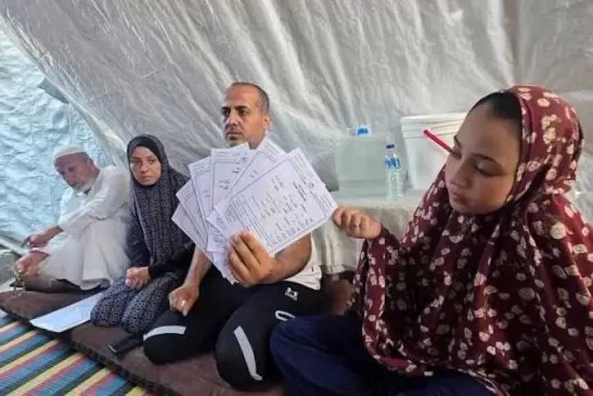 الفلسطيني أحمد السيقلي.. خرج من السجن فاستقبل شهادات وفاة 6 من أطفاله