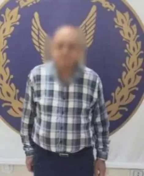 ضبط المتهم بتحطيم زجاج سيارة حال توقفها بشارع في سوهاج