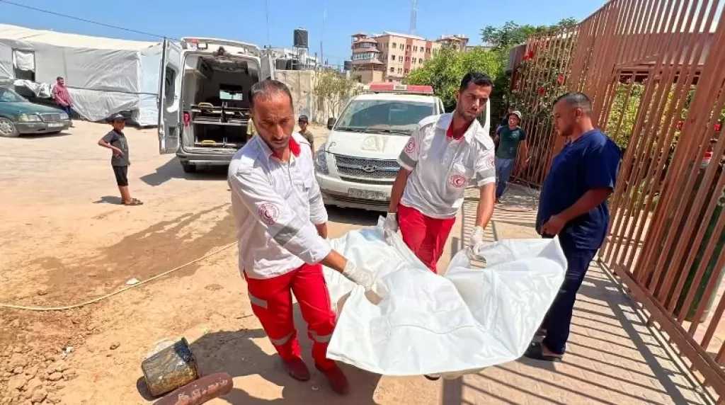 غزة.. إصابة مواطن وانتشال جثمان شهيد مع تواصل خروقات الاحتلال