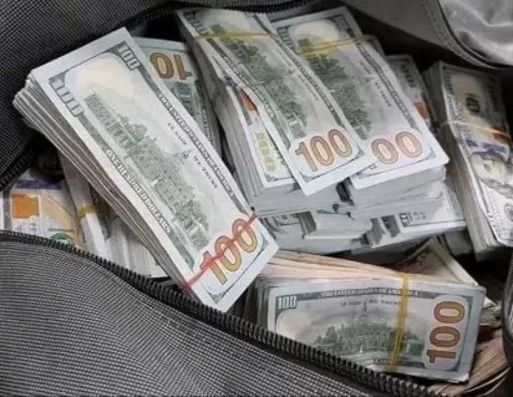 التحقيق مع شخص حاول غسل 75 مليون جنيه حصيلة اتجار غير المشروع بالنقد الأجنبى