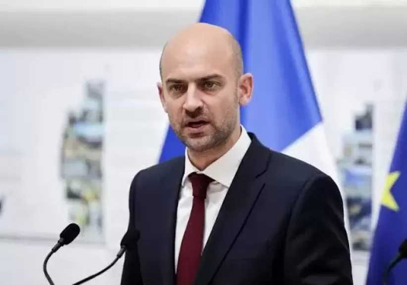 وزير خارجية فرنسا: نواجه حرائق غابات غير مسبوقة.. ونشكر الدول المساهمة في جهود الإطفاء