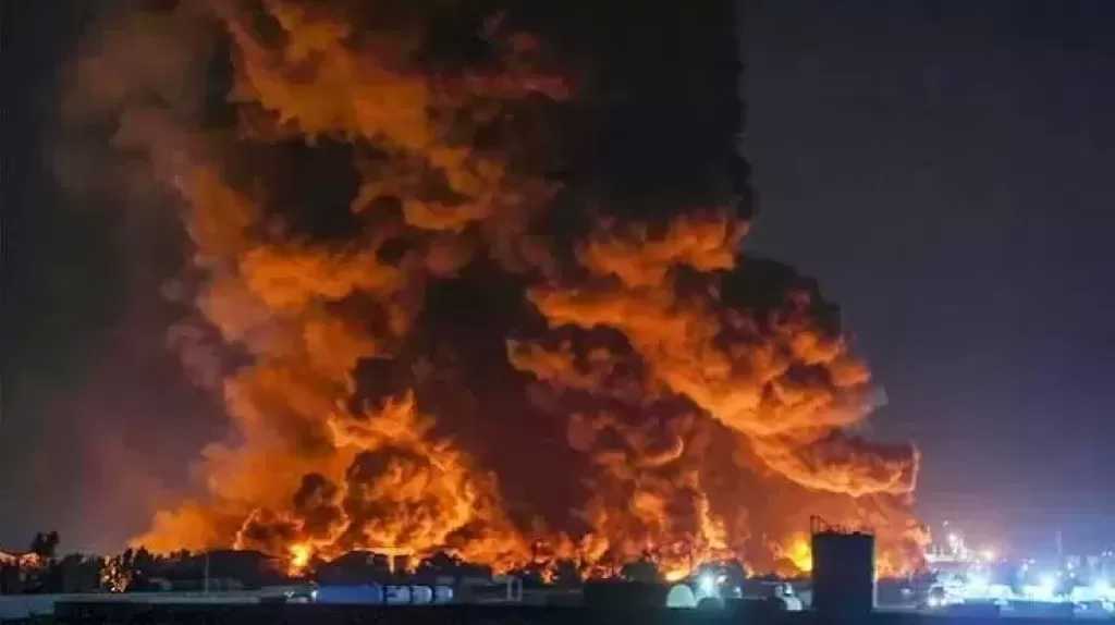 سوريا: إصابة 8 أشخاص جراء انفجار مستودع ذخيرة على طريق سرمدا بريف إدلب