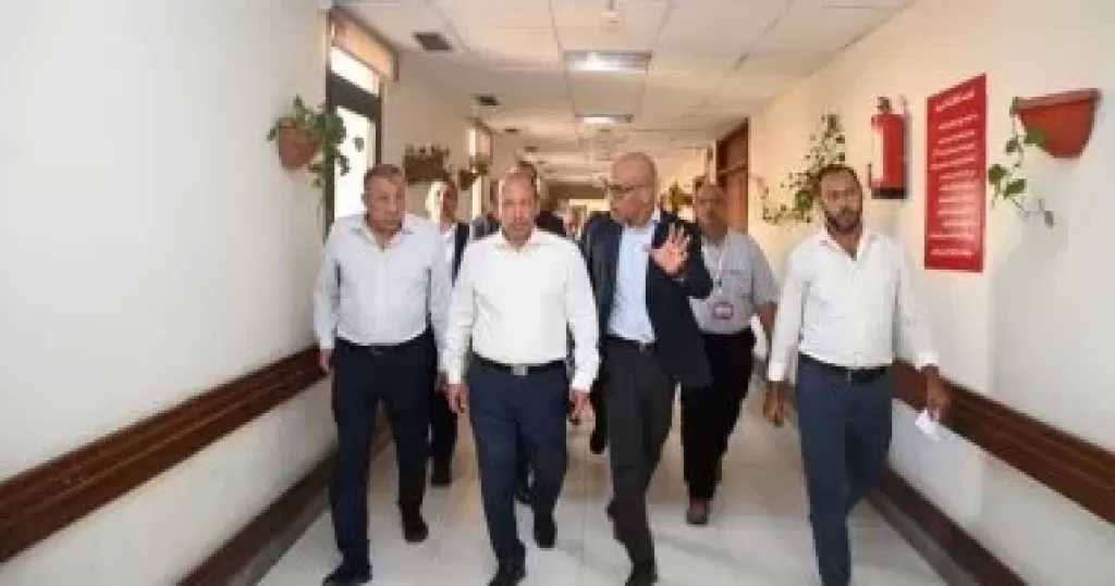 جولة تفقدية لعميد طب قصر العينى بمستشفى المنيل لمتابعة أعمال التطوير