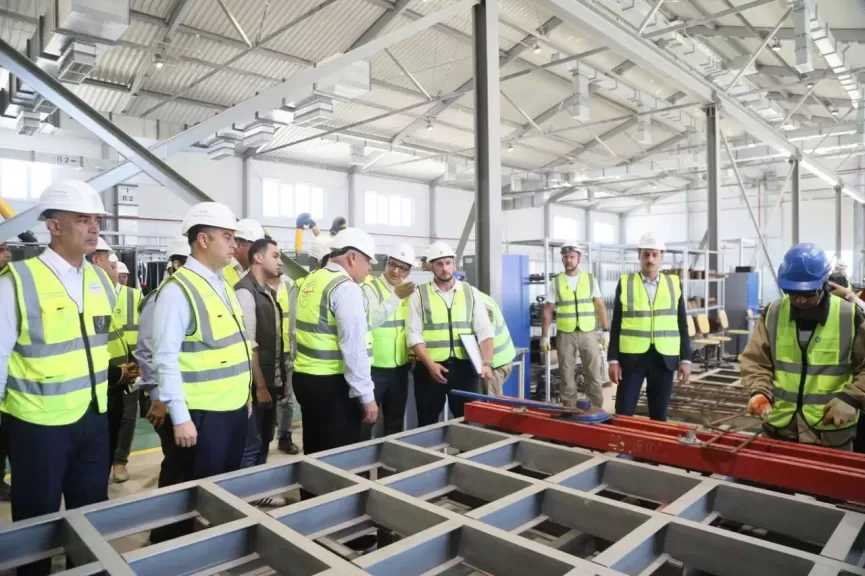 خلال زيارة ميدانية.. وزير العمل ومحافظ مطروح يتابعان مستجدات تنفيذ مشروع الضبعة النووي