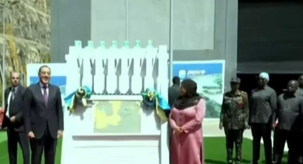 نيابة عن الرئيس السيسي.. رئيس الوزراء يُشارك في فعاليات افتتاح مشروع سد ومحطة جوليس نيريري الكهرومائية