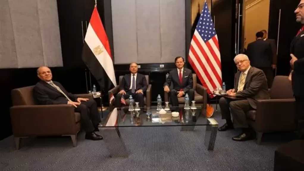 وزير النقل يبحث مع نائب مساعد وزير التجارة الأمريكي تعزيز الشراكة في مشروعات النقل