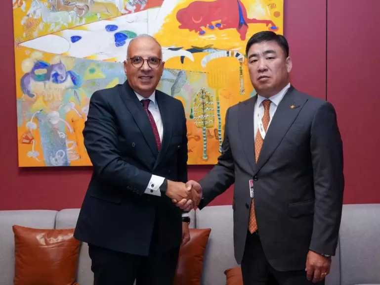 سويلم يلتقي وزير الغذاء والزراعة والصناعات الخفيفة المنغولي لبحث تعزيز التعاون في مجالات المياه والزراعة