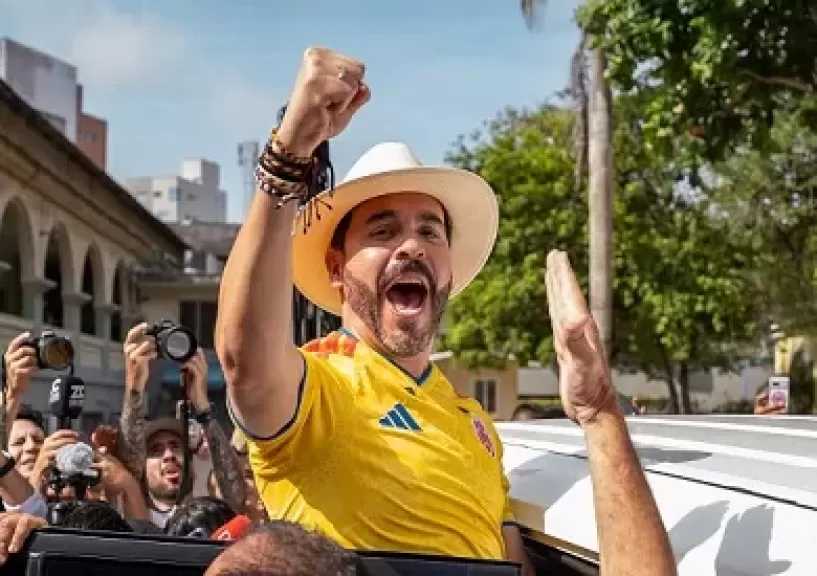 رئيس كولومبيا يتعهد بترحيل آلاف المهاجرين غير النظاميين